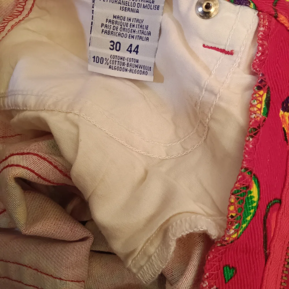1990s Versace Jeans Signature Red  Heart Print Made In Italy
